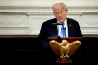 JAV Trumpas Bidenas Sveikata Knyga
