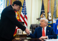 JAV Trumpas Muskas Kivirčas