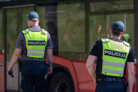 Pareigūnai VRM Vyriausybė Atlyginimai