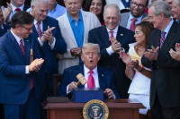 JAV Trumpas Prezidentas Ekonomika Verslas Prekyba Importas Muitai Tarifai