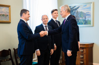 Apklausa Reitingai Nausėda Žemaitaitis Seimas Partijos Politikai Visuomenės Atstovai