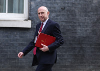 JAV Izraelis Iranas karas Kipras Healey Starmeris Kourosas dronas Akrotiryje