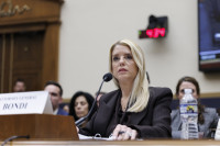 JAV Atstovų Rūmai Epsteinas Bondi