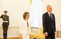 Maia Sandu Nausėda Moldova valstybinis apdovanojimas