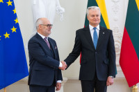 Estija Prezidentas Karisas Vizitas