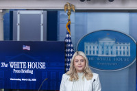 Karas Iranas Izraelis JAV Trumpas Leavitt