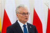 Nausėda Trumpas NATO Įtampa