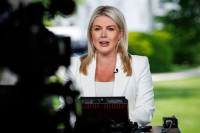 JAV Baltieji rūmai Leavitt Trumpas spaudos sekretorė motinystės atostogos