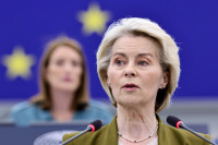 Leyen karas Iranas 500 mln. iškastinis kuras degalai