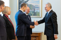 Nausėda Paluckas Mandatas Seimas Neliečiamybė