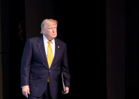 JAV žurnalistai teismas lėktuvas Trumpas