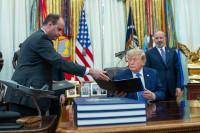 JAV Prekyba Muitai Trumpas
