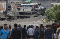 Nelaimės Kinija Nepalas Potvynis Dingusieji